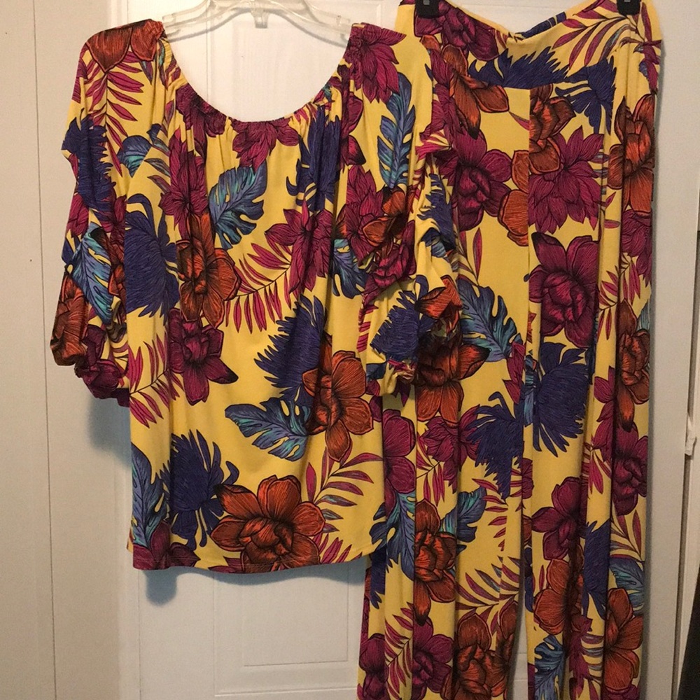 COCOA BlANCO 2 piece set floral set size LG